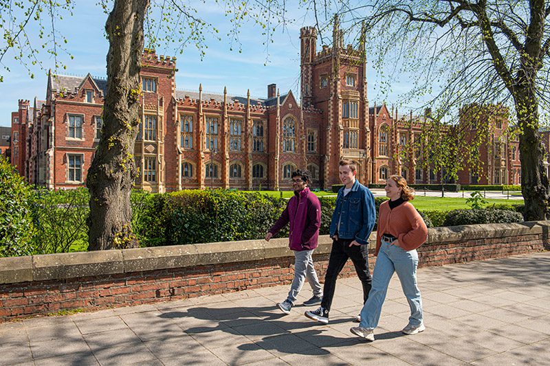 What Are The Advantages Of Getting Admission to Queen's University Belfast?